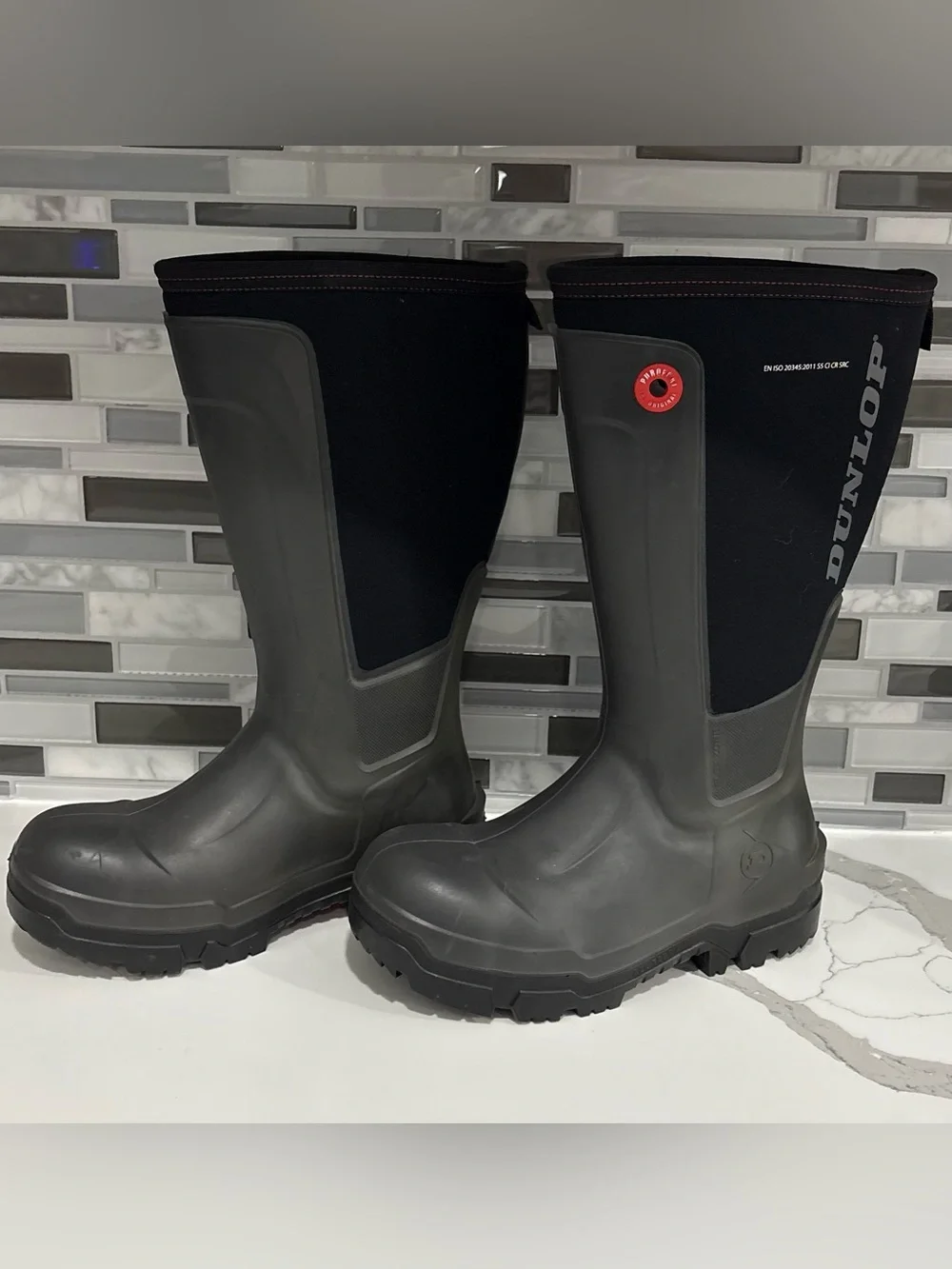 Dunlop Snugboot WorkPro Full Safety Waterproof Boots Men’s size 5 US